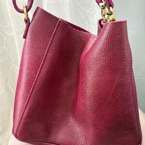 Portland Leather Goods Butterfly bucket bag in orchid